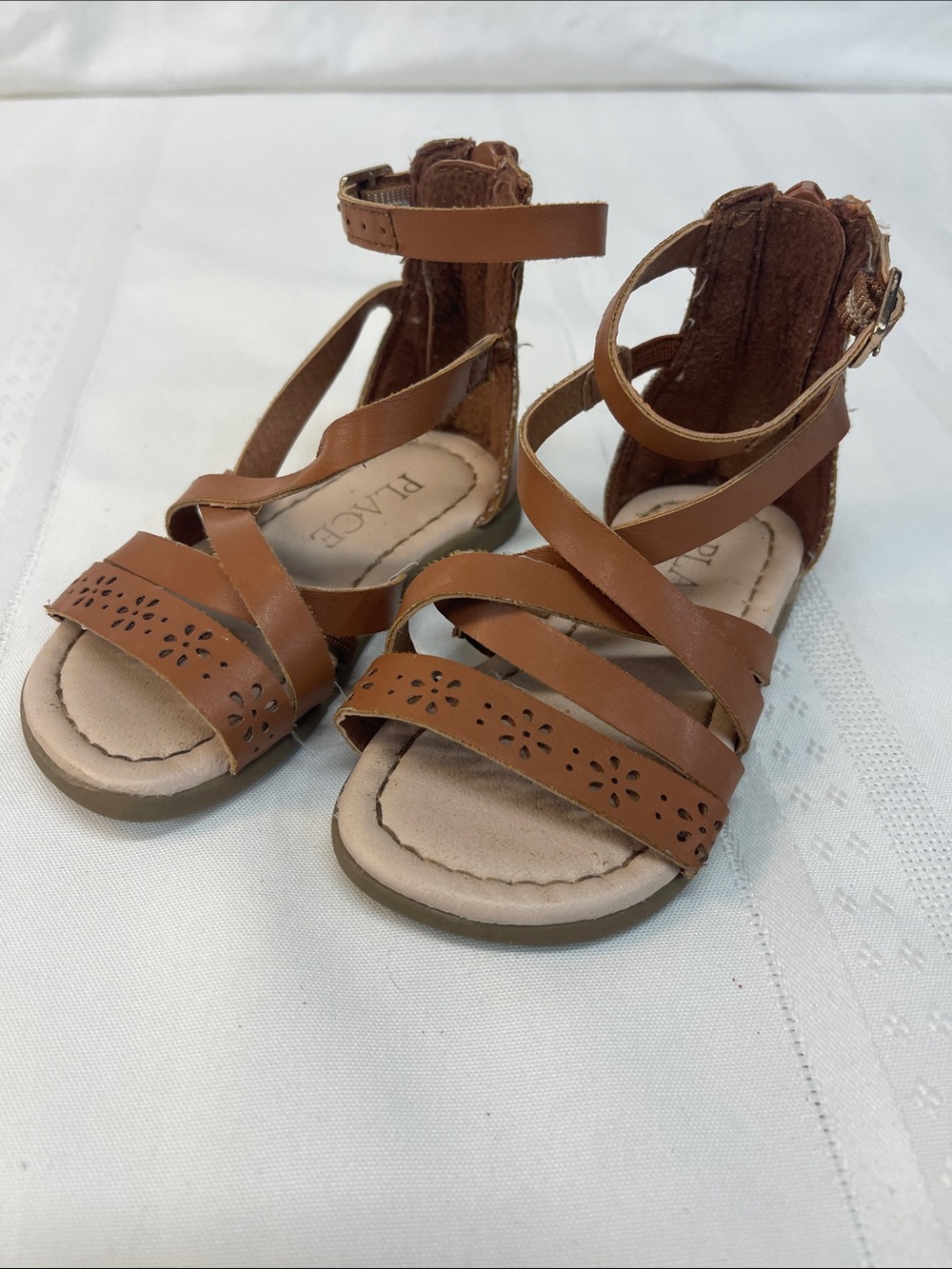 Children’s Place Girls' Tan Strappy Cutout Sandals Sz 4T